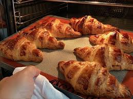 Croissants Faciles Recette En 2020 Recette Recette Illustree Croissants
