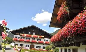 Tourismus Corona Tirol Bezirk Juli Schwachte Das Tourismus Minus Wieder Ab Kitzbuhel