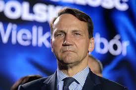 Sikorski led a student strike committee there in 1981 as part of the. Radoslaw Sikorski Powaznie Rozwaze Start W Wyborach Wydarzenia W Interia Pl