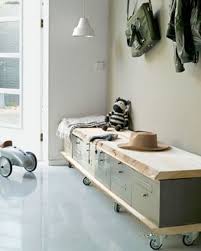 Un Banc Avec Des Boites Aux Lettres Detournees En Rangement Deco Maison Idee Deco Mobilier De Salon