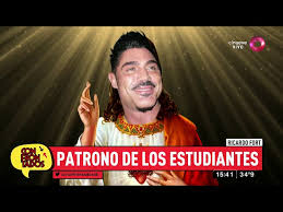 Although his career lasted four years, fort was one of the more popular personalities in his country. Estudiantes Convirtieron A Ricardo Fort En Santo Y Le Rezan Para Aprobar