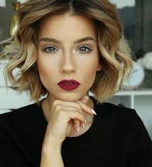 Stuhy a třásně jsou volitelná. Pixie Ucesy Kratke Vlasy 2020 Postupny Bob Uces Lehke Ucesy Formalni Ucesy Ucesy Pro Kazdodenni Noseni Culiky A Ohony Svatebni Ucesy Rozkosne Vlasy Napady Na Ucesy Sestrihy Vlasy A Krasa
