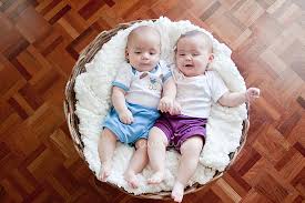 Resultado de imagem para bebÃªs gÃªmeos fofos