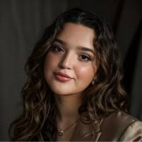 600+ perfiles de «Layla»