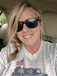 Hi all! I just wanted to introduce myself I am Diane Roberts and I own  Kelly Renée's dinner to go in Aurora Missouri. I cook and serve homemade  meals and sell them