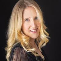 Amber Cottle's Instagram, Twitter & Facebook