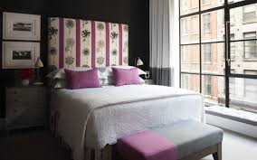 كيفية الجمع بين ورق الجدران في صورة غرفة النوم