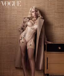 June's cover star billie eilish wears a custom burberry trench and corseted body, with mugler stocking boots. Billie Eilish In Der Vogue Mit Diesem Shooting Bricht Sie Alle Rekorde Leute Bild De