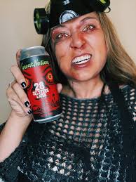 𝕋𝕙𝕖 𝕕𝕒𝕪𝕤 𝕒𝕣𝕖 𝕟𝕦𝕞𝕓𝕖𝕣𝕖𝕕, 𝕓𝕦𝕥 𝕥𝕚𝕞𝕖 𝕕𝕠𝕖𝕤𝕟'𝕥  𝕙𝕖𝕒𝕝 𝕒𝕟𝕪𝕥𝕙𝕚𝕟𝕘 ☣️ It's day 2️⃣8️⃣ of #beerlovingoctober and the  days and week have gone by, we're almost at the end! But I've got a