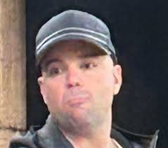 Polizia in borghese (forse l'ICE) sulla piattaforma JSQ, 10:40 del 4/4 :  r/jerseycity