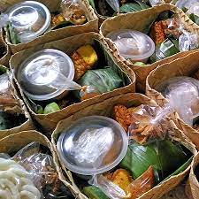 Lauk yang ditawarkan pun biasanya lauk rumahan yang biasa dikonsumsi. Raya Boga Catering Layanan Jasa Boga Profesional