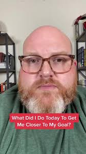 What did you do today to get closer to your dream? #productionassistant  #filmschool #screenwriter #screenwritingtiktok #goalsetting #atomichabits