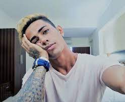 Last night famous youtuber and the ex contestant of #aceofspace #danishzehen died after meeting with a car accident in mumbai. Who Was Danish Zehen Danish Zehen Death News Ace Of Space Contestant Danish Zehen Dies In Car Accident At Mumbai True News India