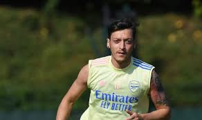 Ozil, 32, pitched up at a club sitting pretty at the top of the league, chasing its first title. Arsenal Have 8 75m Mesut Ozil Transfer Fear Despite Terms Being Agreed With Fenerbahce Football Sport Express Co Uk
