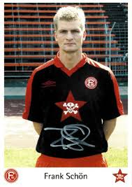 Dabei sucht f95 die verbindung zur stadt und greift dafür zum neuen outfit zählen auch rote hosen und stutzen. Saison 2002 03 4 Liga Oberliga Nordrhein F95 Trikots Fortuna Dusseldorf Trikotsammlung Und Mehr F95 Matchworn Matchprepared Trikot Autogrammkarten Wimpel Arag Zamek Diebels Alt Die Toten Hosen Monkey S Ssk Dusseldorf