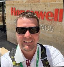 Mark Akins's Instagram, Twitter & Facebook