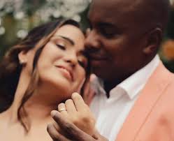 ✨💍 Un sí para toda la vida 💍✨ El actor cubano Leo Benítez celebró su boda  rodeado de magia y emociones 🌸🌿. Desde el primer instante 💘, sus  corazones comenzaron a latir