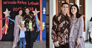 Hal itu disampaikan kepala bagian humas pengadilan agama jakarta, taslimah. Diprotes Karena Nangis Hadiri Wisuda Anak Ini Jawaban Nindy Ayun