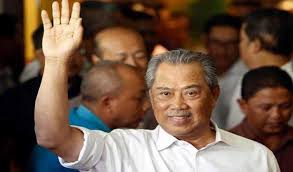 Muhyiddin yassin mengatakan, anwar ibrahim perlu membuktikan dia mendapat cukup dukungan dari anggota parlemen untuk membentuk pemerintahan baru. Muhyiddin Yassin Appointed As New Malaysian Prime Minister Indiablooms First Portal On Digital News Management