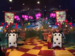 Earn tokens during the day and night by watching sponsored videos while waiting for the game to start. Tdr Restaurant Review Queen Of Hearts Banquet Hall Appetite For Japan