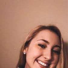 Debra Henke's Instagram, Twitter & Facebook