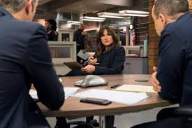 The escapism is where the pleasure is for there are great seasons and meh seasons of l&o svu. Law Order Svu Season 19 Episode 11 Review Flight Risk Tv Fanatic