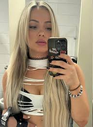 Wrestling News & Fans pridėjo...