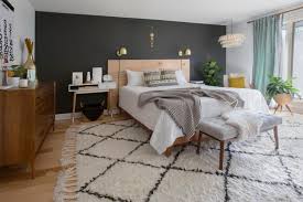 Today i am going to share with you all how i transforme. 18 Stunning Black Bedrooms How To Use Black Walls Decor In Bedrooms Apartment Therapy
