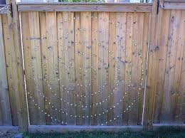 15 Creative Garden Fence Ideas Spruce Ups The Garden Glove In 2020 Zaun Kunst Zaun Dekorationen Moderner Zaun