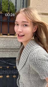 Meet Anna Schwager: Une modèle unique et audacieuse