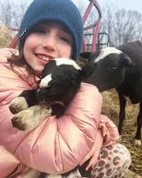 Mabel is doing her job quite well as a first time mother!! Yeaaaaaa:) Super  exciting:)