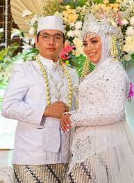 Akun @ojankeke lantas membagikan gaya pengantin wanita yang sedang duduk di pelaminan sembari makan. Mengenal Gaya Dekor Modern Dekorasi Pernikahan Murah Cantik Di Bandung Garut
