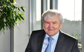 3,744 likes · 7 talking about this. Ceo Eckert Ist Degussa Bank Seit 40 Jahren Verbunden Borsen Zeitung