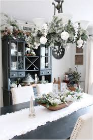 41 Stunning Farmhouse Christmas Living Room Decor Ideas Comedecor Christmas Decorations Living Room Christmas Living Rooms Christmas Dining Room