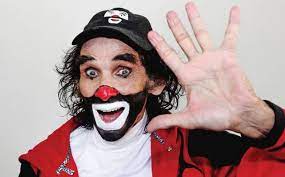 Ricardo gonzález gutiérrez (monterrey, nuevo león, 7 de febrero de 1946), conocido como cepillín, es un payaso, presentador de televisión, odontólogo y cantante mexicano de música para niños. Murio Cepillin Victima De Insuficiencia Cardiaca Mediotiempo