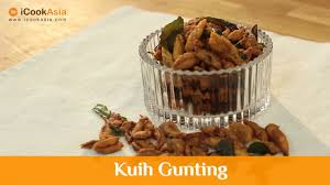 Masukkan marjerin yg dipanaskan ke dalam tepung gandum,gaul resepi kerepek gunting. Kuih Gunting Try Masak Icookasia Kuih Raya Youtube