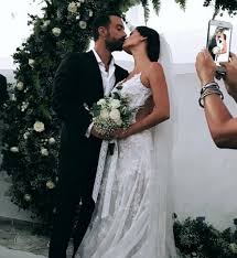 Η χριστίνα μπόμπα στις φιλιππίνες για τις χριστουγεννιάτικες διακοπές. Pantreythkan Sakhs Tanimanidhs Xristina Mpompa Oi Prwtes Fwtografies Einai Api8anes Kosmika Gossip Womenonly Gr