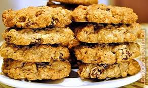 Лучшие рецепты домашнего печенья с орехами, изюмом и шоколадом
