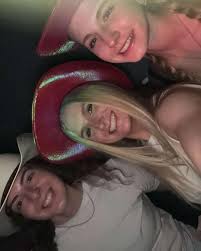 Ella Post (@ellavpost) • Instagram photos and videos