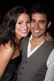 In 2006, he won the tony award for best leading actor in a musical for his role as frankie valli in broadway's jersey boys. John Lloyd Young Dating Geschichte Cutugno