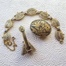 Black And Gold Jewelry From Spain Damascene Jewelry Set Vintage Pillbox Bracelet Brooch Gold Black Floral Jewelry Mid Century Spain Spanish Accessories By Stone Jewelry Sets Jewelry Set Vintage