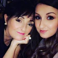 I'm really interested to see how Blood of my blood will run the story of  Jamie's parents and Claire parents simultaneously. Considering there was no  link between them,as far as we are