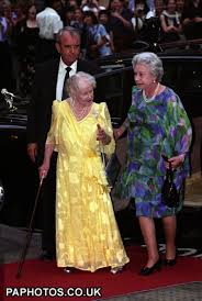 Queen Elizabeth Arrives With The Queen Mother For The Latter S Birthday Visit To See The Importance Of Being Earnest A Queen Mother Queen Elizabeth Royal Queen