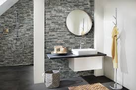 Studio3001 Werbefotografie Interieur Bad Badezimmer Dachschrage Kleinesbaduntermdach Steinwand Akzente Verblen Dunkle Badezimmer Steinwand Badezimmer