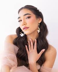 Melissa Stagg's Instagram, Twitter & Facebook