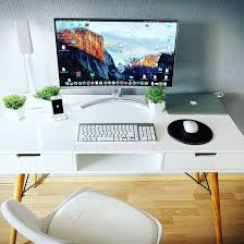 Desk Setup Apple Macbook Desk Macbook Work Design Art Setup Apple Computerdeskideaspegboards Computer Desk Setup Desk Setup Diy Computer Desk