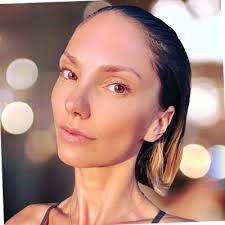 Sharon Arce's Instagram, Twitter & Facebook