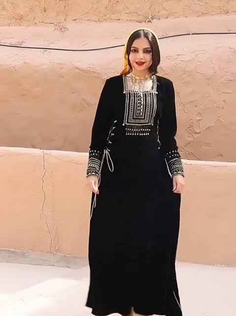 فستان جنوبية نسائي وبناتي يوم التأسيس فستان يوم التأسيس للاطفال والكبار حسب الطلب استعدي للاحتفال بيوم التاسيس بأناقة مع فستان مخصص يعكس تراث المملكة. اطلبي فستانك الآن من متجرنا، واستمتع بمظهر فخم ...