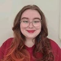 Leah Burns's Instagram, Twitter & Facebook