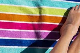 Laser hair removal works by focusing high laser energy through the skin to the base of the hair follicle. Laser Leg Hair Removal Brisbane Define Laser Cosmetic Clinic Brisbane